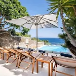 Zegna Pool Villa, Three Bedrooms Βίλα *
